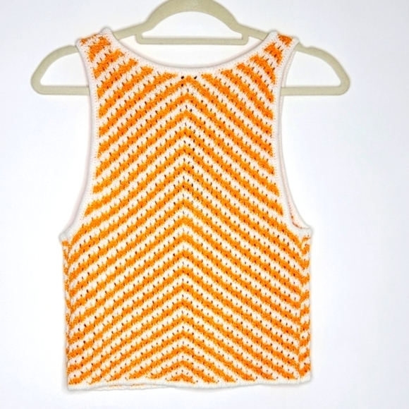 NEW Crochet Cropped Sweater Vest Size M Open Knit Sleeveless Chevron Pattern Top - Picture 3 of 9